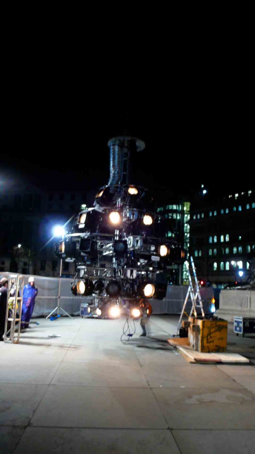 P1030895 Lighting rig for inflatable sun