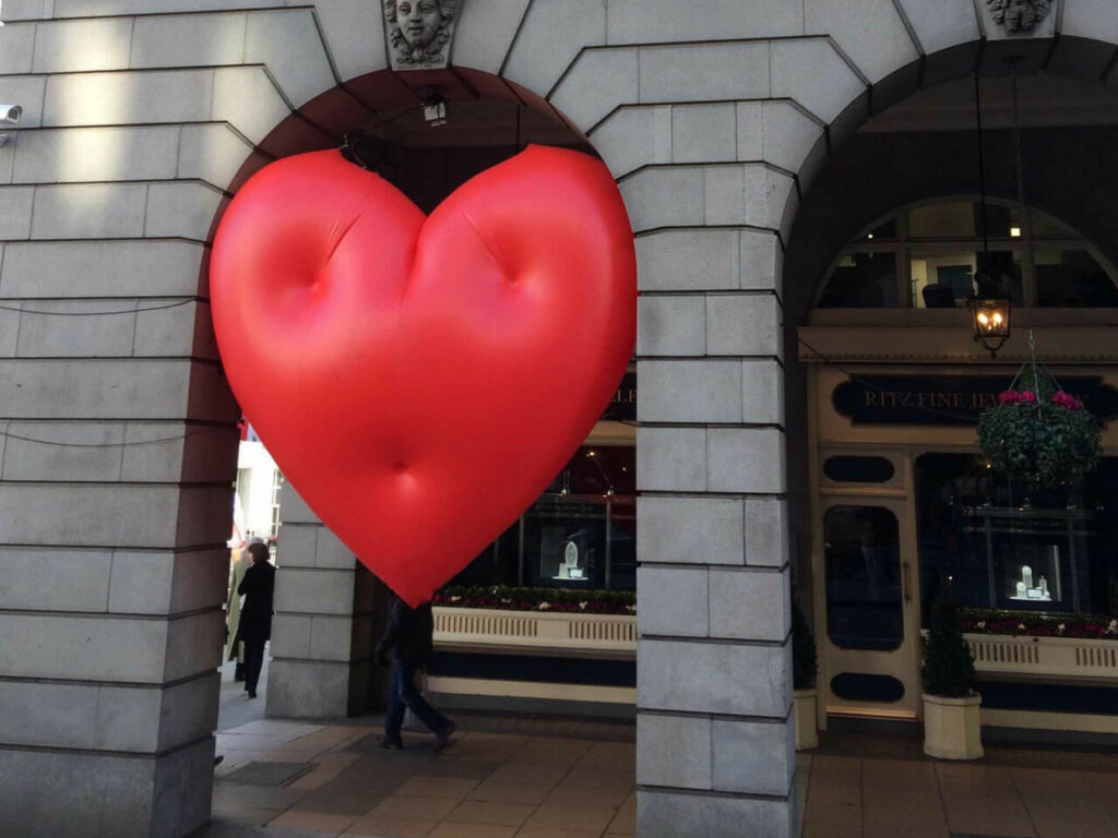 chubby heart inflatable