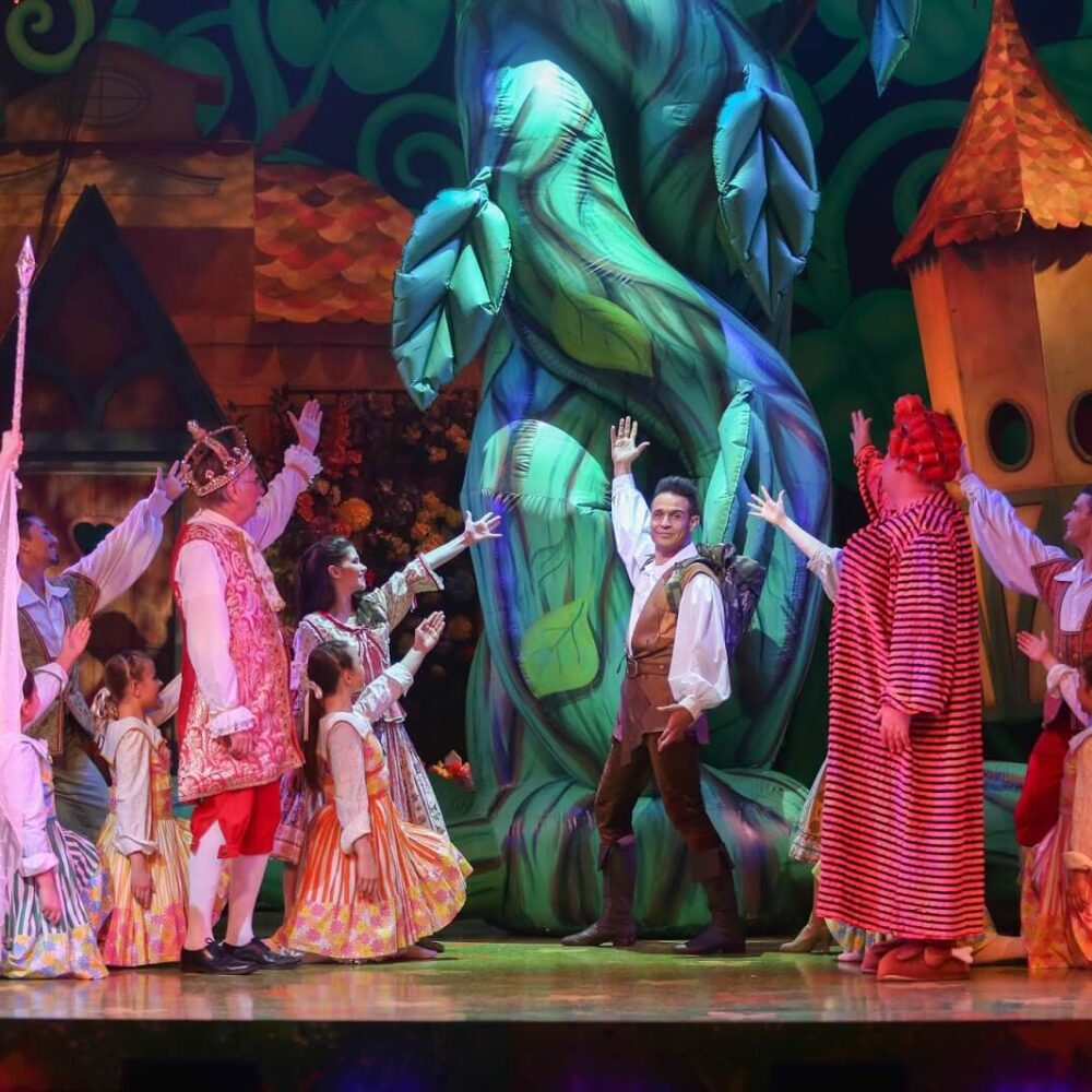 inflatable in panto performance